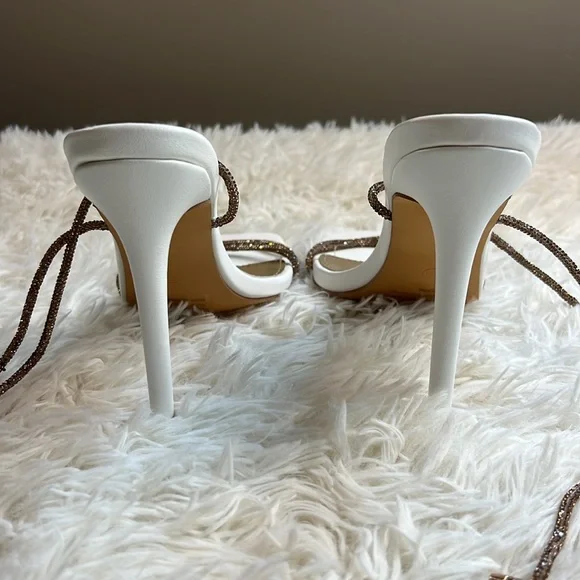 Fashion Nova Women’s Size 6-1/2 Sparkly Gold Strappy Heals - Picture 5 of 6